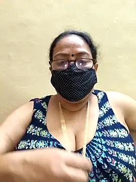 Snapshot of heera-rani chatting on October 21, 2025, 2:16 pm heera-rani online show from October 21, 2025, 2:16 pm