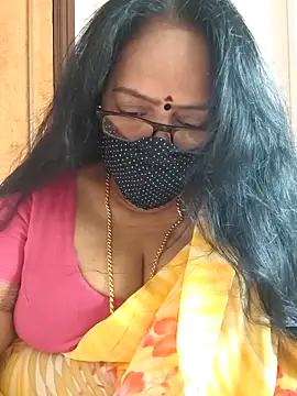 Snapshot of heera-rani chatting on September 14, 2025, 5:41 am heera-rani online show from September 14, 2025, 5:41 am