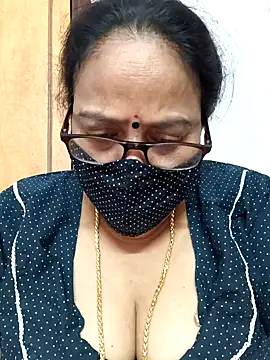 Snapshot of heera-rani chatting on September 28, 2025, 2:24 pm heera-rani online show from September 28, 2025, 2:24 pm