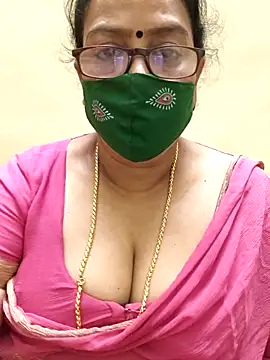 Snapshot of heera-rani chatting on October 18, 2025, 7:43 am heera-rani online show from October 18, 2025, 7:43 am