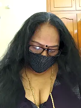 Snapshot of heera-rani chatting on October 4, 2025, 11:01 am heera-rani online show from October 4, 2025, 11:01 am