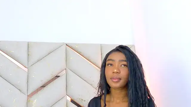 AlanaDoll online show from November 11, 2025, 3:51 pm