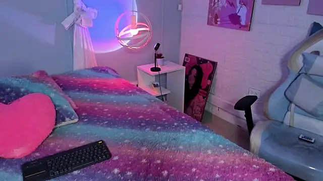 Snapshot of Hannahpage chatting on November 4, 2025, 11:58 am Hannahpage online show from November 4, 2025, 11:58 am