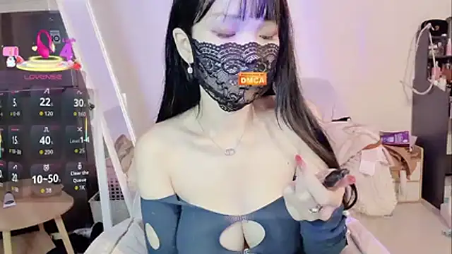 twlilybae online show from November 5, 2025, 4:43 pm