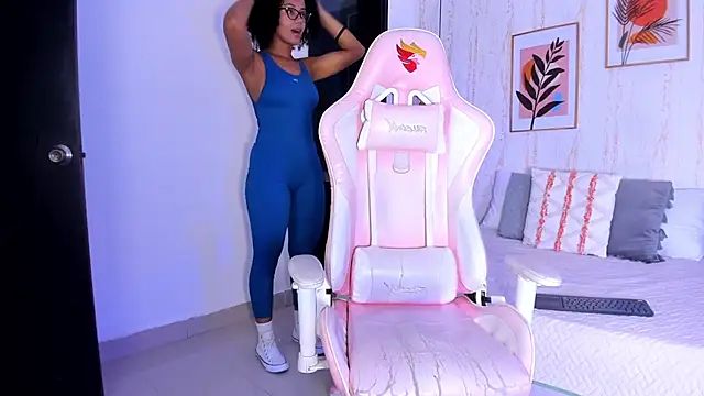 Snapshot of Ayleen_Dunkan chatting on October 30, 2025, 12:36 pm Ayleen Dunkan online show from October 30, 2025, 12:36 pm