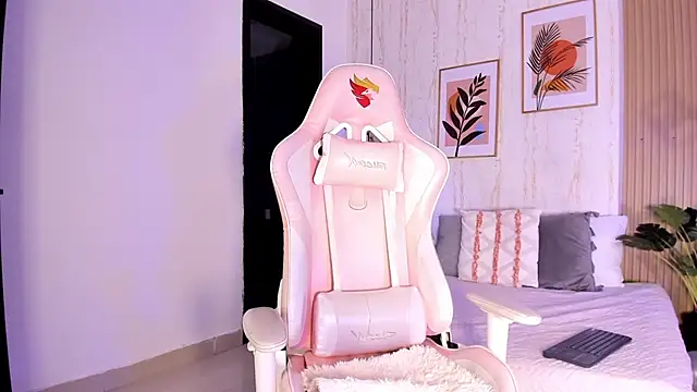 Snapshot of Ayleen_Dunkan chatting on November 7, 2025, 12:42 pm Ayleen Dunkan online show from November 7, 2025, 12:42 pm