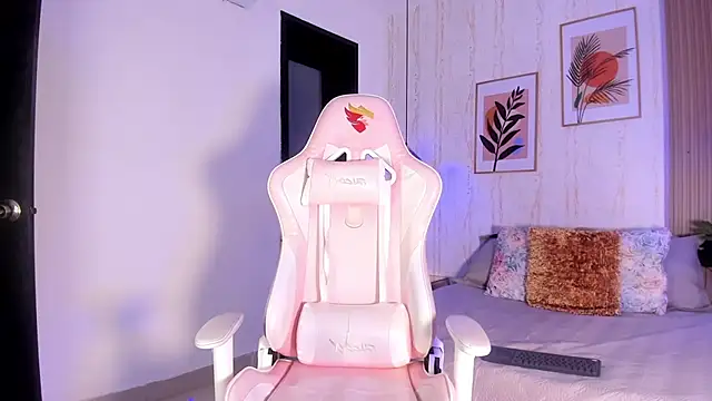 Snapshot of Ayleen_Dunkan chatting on November 13, 2025, 12:42 pm Ayleen Dunkan online show from November 13, 2025, 12:42 pm