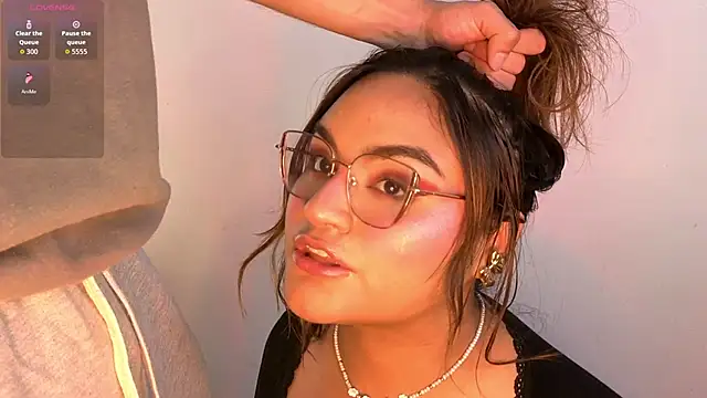 laurale phillipe online show from February 16, 2026, 11:24 pm