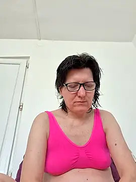 Vera Elle online show from April 8, 2026, 5:53 am