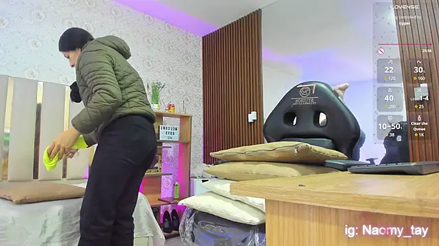 Snapshot of BLUE_TAY1 chatting on October 7, 2025, 11:55 am BLUE TAY1 online show from October 7, 2025, 11:55 am