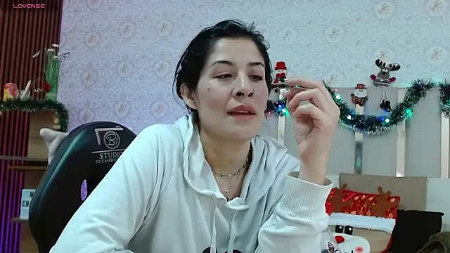 Snapshot of BLUE_TAY1 chatting on December 4, 2025, 11:53 am BLUE TAY1 online show from December 4, 2025, 11:53 am