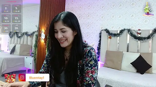 Snapshot of BLUE_TAY1 chatting on November 24, 2025, 11:54 am BLUE TAY1 online show from November 24, 2025, 11:54 am