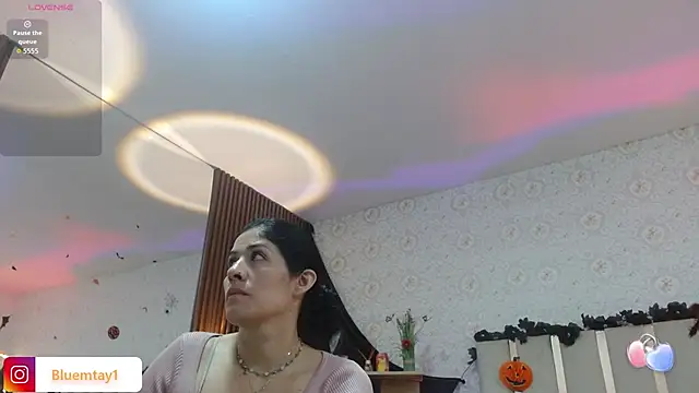 Snapshot of BLUE_TAY1 chatting on October 31, 2025, 11:51 am BLUE TAY1 online show from October 31, 2025, 11:51 am