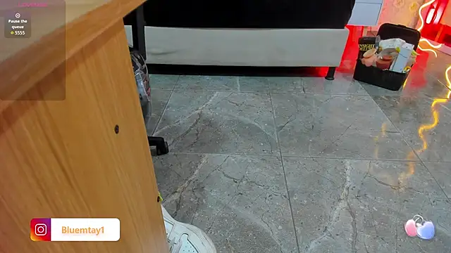 Snapshot of BLUE_TAY1 chatting on October 18, 2025, 11:56 am BLUE TAY1 online show from October 18, 2025, 11:56 am