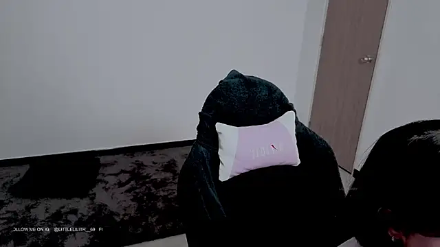 LilithCary online show from November 26, 2025, 10:54 pm