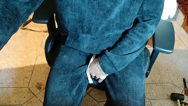 JUSTFORRICH online show from February 16, 2026, 8:13 am