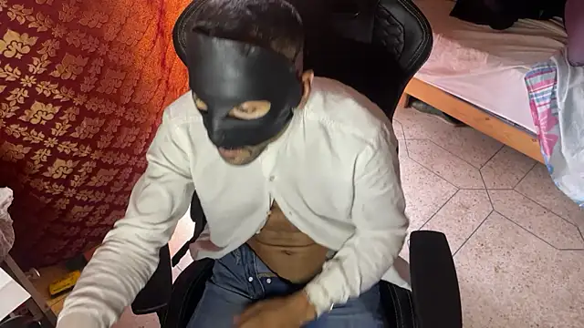 Snapshot of JUSTFORRICH chatting on October 13, 2025, 11:34 am JUSTFORRICH online show from October 13, 2025, 11:34 am