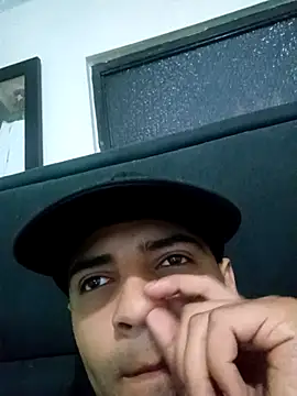 johan77esteban online show from March 18, 2026, 3:46 pm