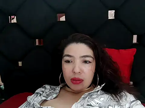 vegacristal88 online show from October 5, 2025, 1:35 pm