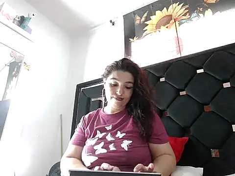 vegacristal88 online show from February 5, 2026, 10:49 pm