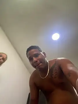 Morenovergon2003 online show from April 21, 2026, 6:03 pm