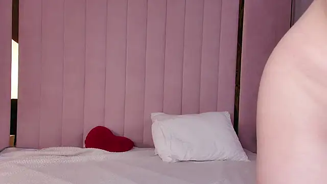 Miranda Kerry online show from April 19, 2026, 6:25 am