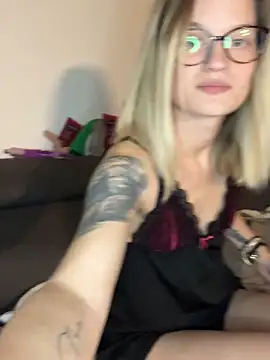 Snapshot of Lesamantssexy chatting on February 17, 2026, 7:22 pm Lesamantssexy online show from February 17, 2026, 7:22 pm