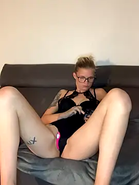 Snapshot of Lesamantssexy chatting on September 21, 2025, 6:24 pm Lesamantssexy online show from September 21, 2025, 6:24 pm