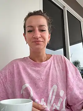 Snapshot of EvvaMur chatting on November 19, 2025, 1:38 am EvvaMur online show from November 19, 2025, 1:38 am