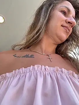 Snapshot of EvvaMur chatting on December 2, 2025, 1:50 am EvvaMur online show from December 2, 2025, 1:50 am