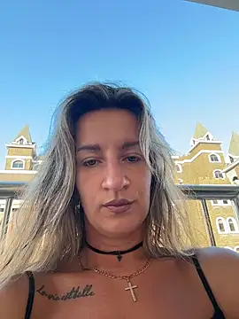 Snapshot of EvvaMur chatting on December 17, 2025, 1:10 am EvvaMur online show from December 17, 2025, 1:10 am