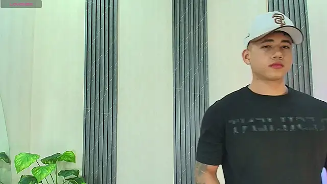 Snapshot of Draven_Marceaux chatting on July 16, 2026, 11:18 am Draven Marceaux online show from July 16, 2026, 11:18 am