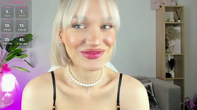 Ice Strawberry online show from April 2, 2026, 3:13 am