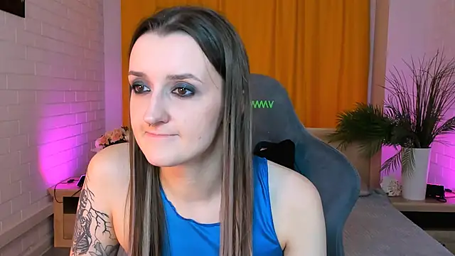 AliceLids online show from November 25, 2025, 1:11 pm