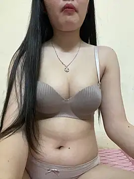 Xu Xubaby online show from December 18, 2025, 11:47 am