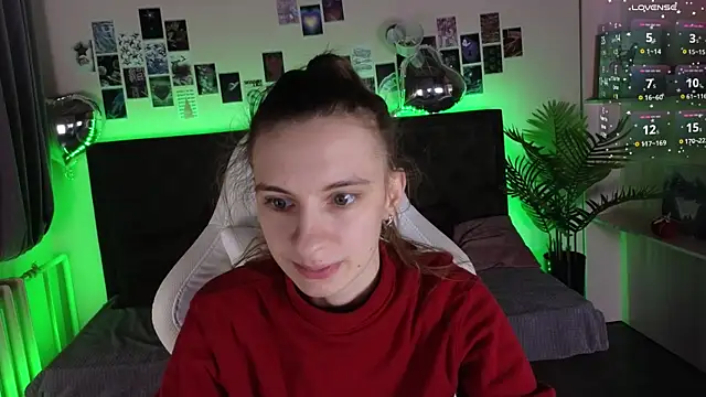 kaleriyaa  online show from December 14, 2025, 3:24 am