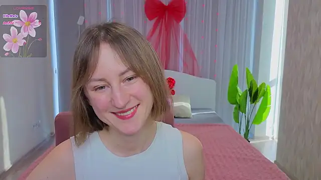 LuluChiiii online show from February 16, 2026, 9:52 am