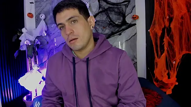 Snapshot of William_Steel_ chatting on October 22, 2025, 3:50 am William Steel online show from October 22, 2025, 3:50 am