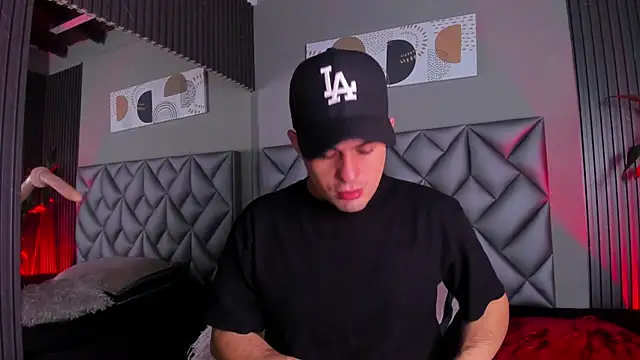 Snapshot of William_Steel_ chatting on September 24, 2025, 11:39 am William Steel online show from September 24, 2025, 11:39 am