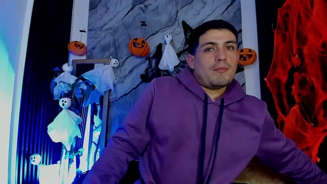 Snapshot of William_Steel_ chatting on October 15, 2025, 3:38 am William Steel online show from October 15, 2025, 3:38 am