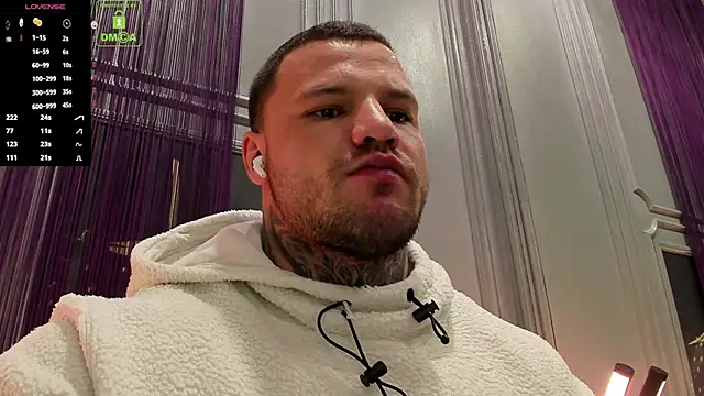 OliverSport online show from November 9, 2025, 3:49 pm