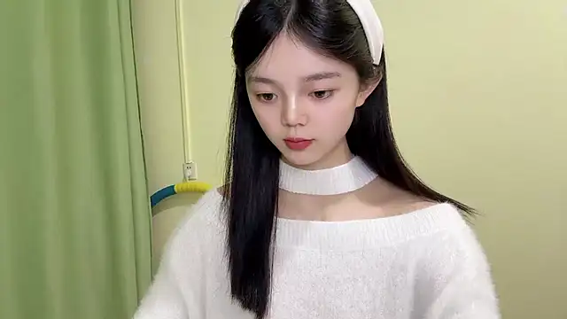 Snapshot of Nicole-13 chatting on November 16, 2025, 10:31 am Nicole-13 online show from November 16, 2025, 10:31 am