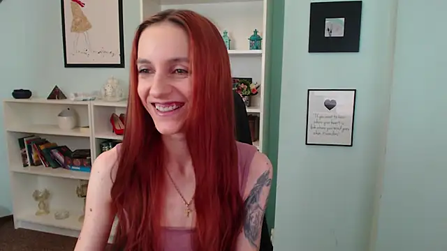 Snapshot of Julia_Jae chatting on October 28, 2025, 6:34 am Julia Jae online show from October 28, 2025, 6:34 am