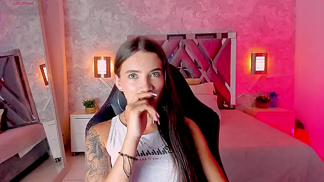 aitana baker  online show from January 9, 2026, 3:46 am