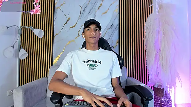 Snapshot of JulienSaint chatting on December 2, 2025, 11:56 am JulienSaint online show from December 2, 2025, 11:56 am