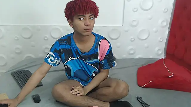 felipecams123 online show from November 17, 2025, 2:26 am