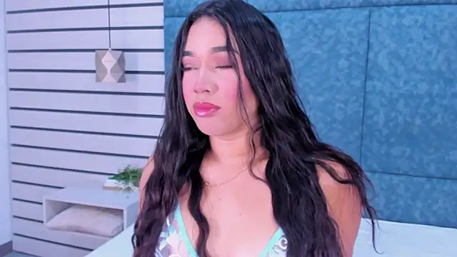 EmilyZahar online show from September 18, 2025, 11:35 am