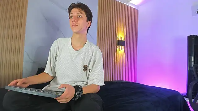 IM DAREN online show from November 4, 2025, 11:36 am