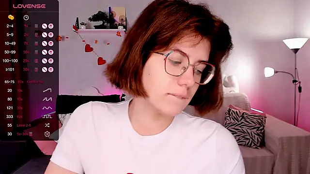 Snapshot of BellaCaress chatting on November 29, 2025, 2:34 am BellaCaress online show from November 29, 2025, 2:34 am