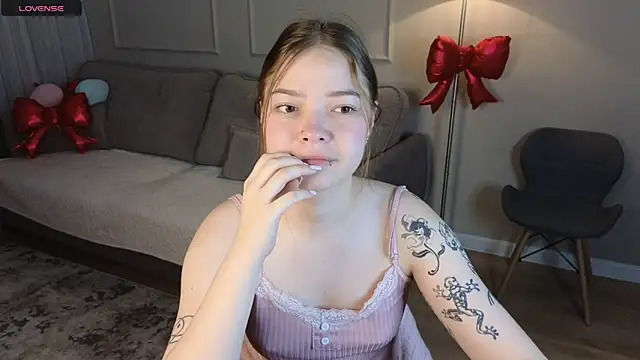 patriciapink online show from March 23, 2026, 8:03 am